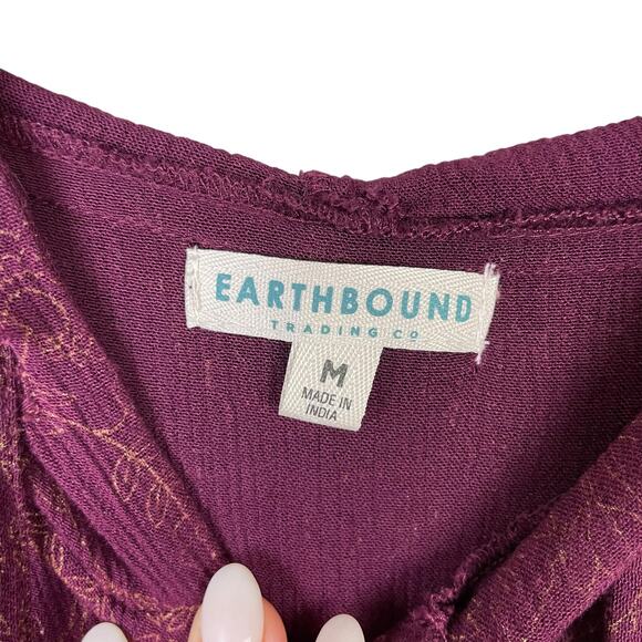 Earthbound Trading Co Maroon Crepe Gold Print Hooded Short Sleeve Romper - Picture 8 of 9